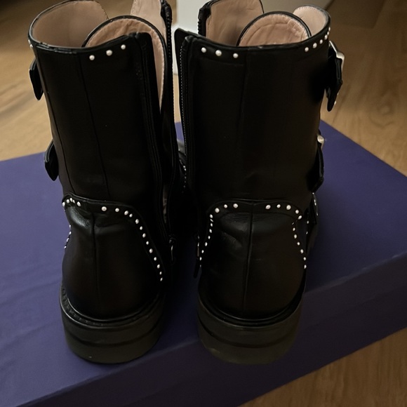 Stuart Weizmann Jesse Lift black leather boots. US women size 7; width Medium. - Picture 4 of 5
